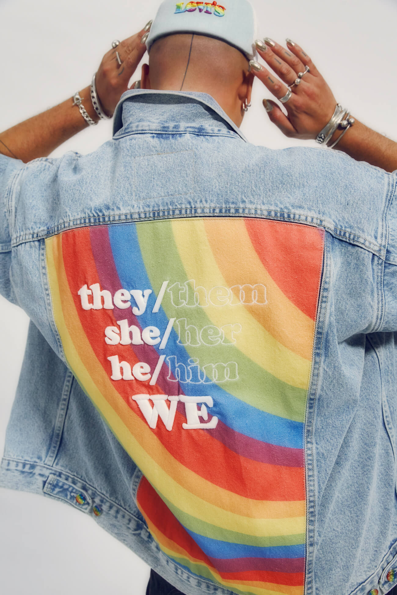 LEVIS_Pride_202121_H1_Pride_U_109_Liberation-Trucker_0098_RGB