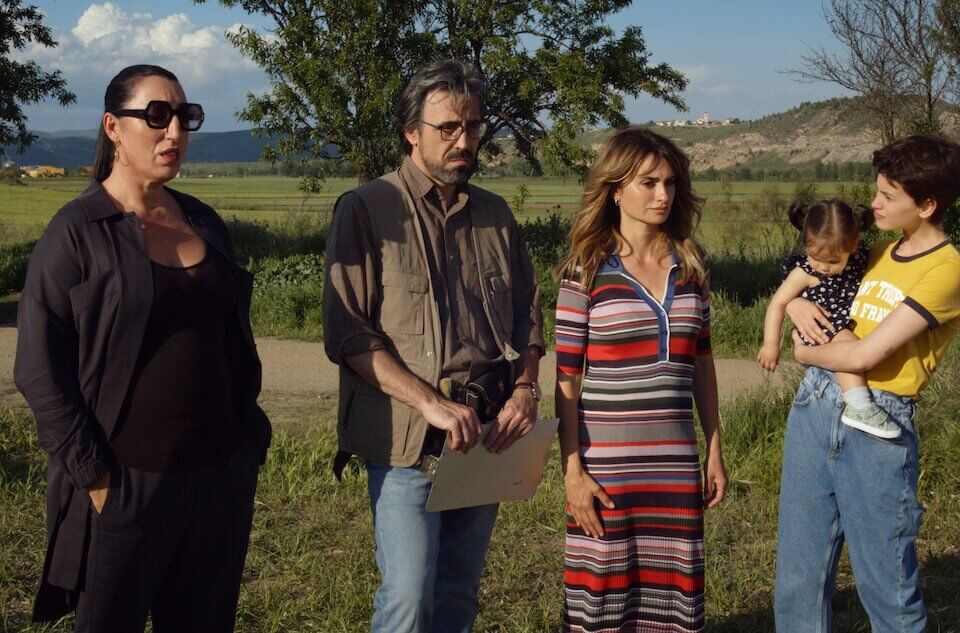 Madres Paralelas di Pedro Almodóvar, prime immagini ufficiali e video backstage