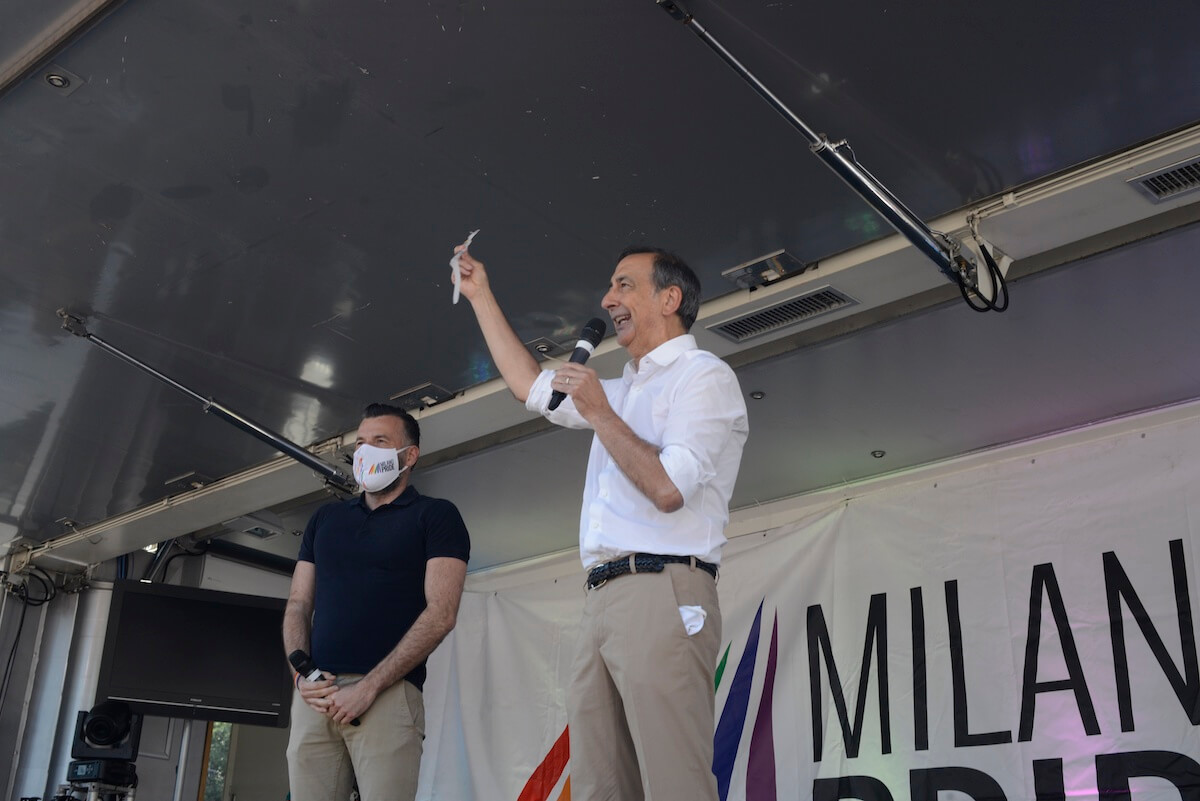 Milano, ordine del giorno per proclamarla "zona di libertà per le persone LGBTQ+" - Milano Pride 2021 le foto - Gay.it