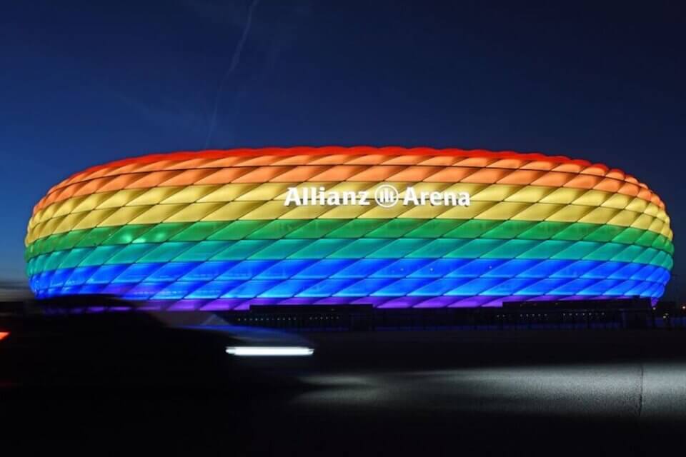 Euro 2020, l'UEFA dice NO allo stadio arcobaleno prima di Germania-Ungheria - Monaco uno stadio rainbow prima della partita tra Germania e Ungheria - Gay.it
