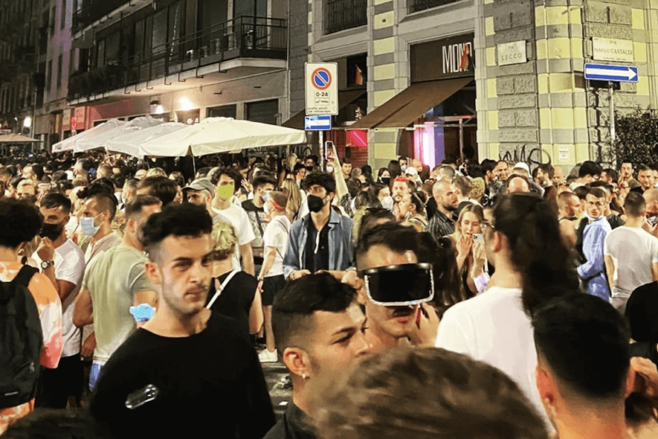 Milano, barista del Mono aggredito: "Ricchi*ni dovete morire". In città tre aggressioni omofobe in 24 ore - Mono Locale - Gay.it