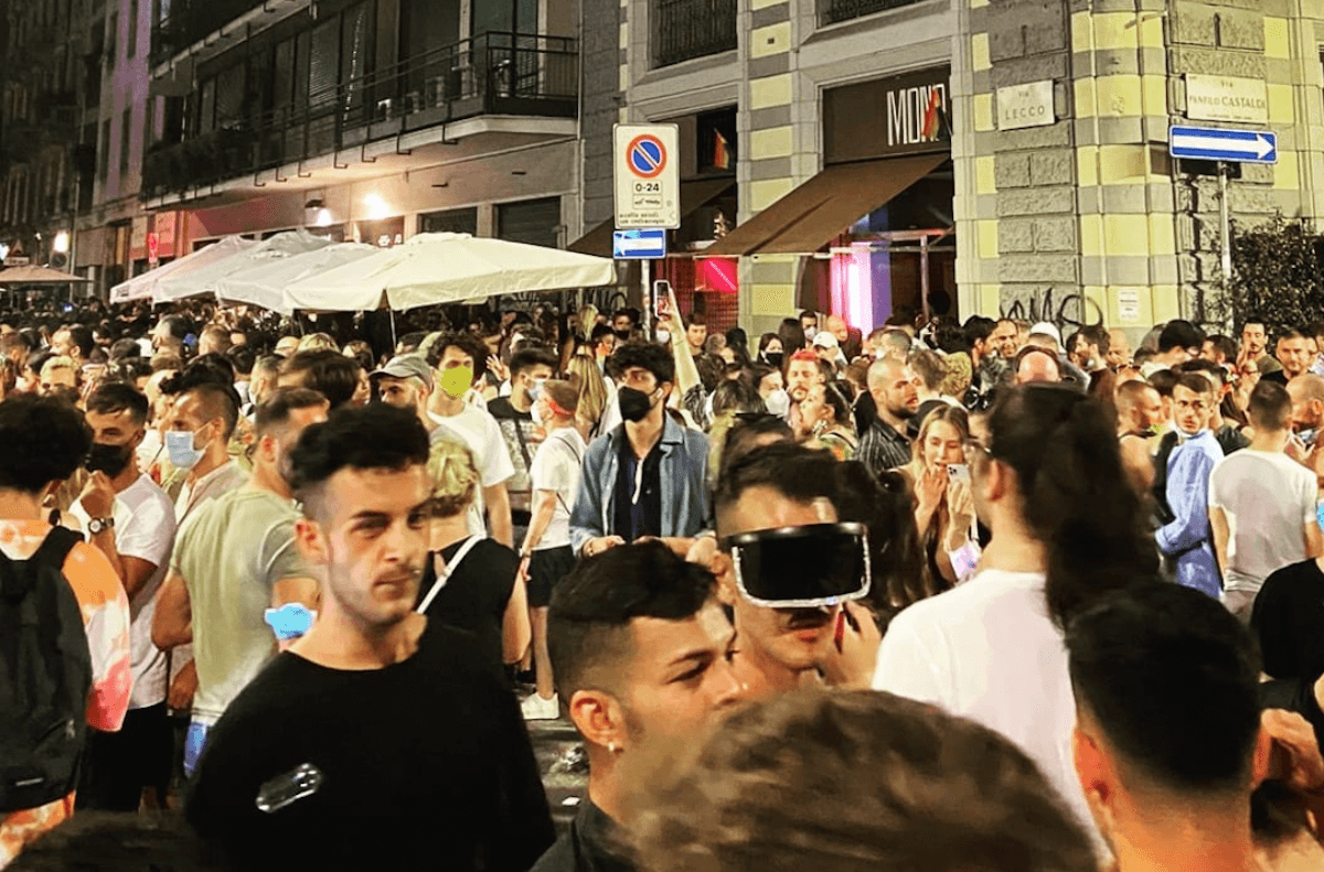 Milano, barista del Mono aggredito: “Ricchi*ni dovete morire”. In città tre aggressioni omofobe in 24 ore