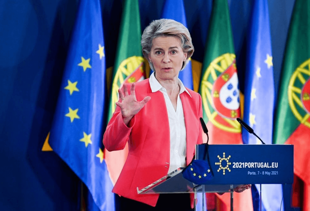 Ursula Von der Leyen celebra il Pride: “Difendiamo ovunque i diritti delle persone LGBTIQ”