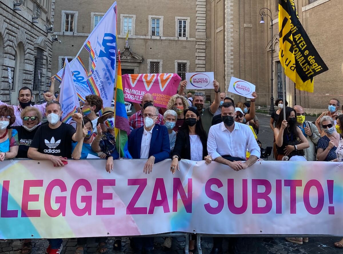 Zan: “Subito in aula, in commissione una sfilata dell’omofobia. L’identità di genere non si tocca” – i VIDEO