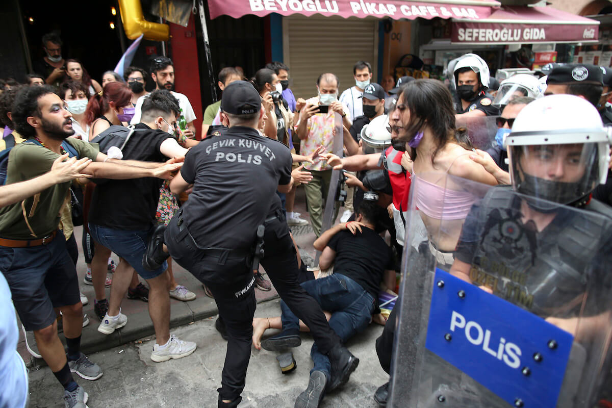 Repressione al Pride di Istanbul (Turchia)