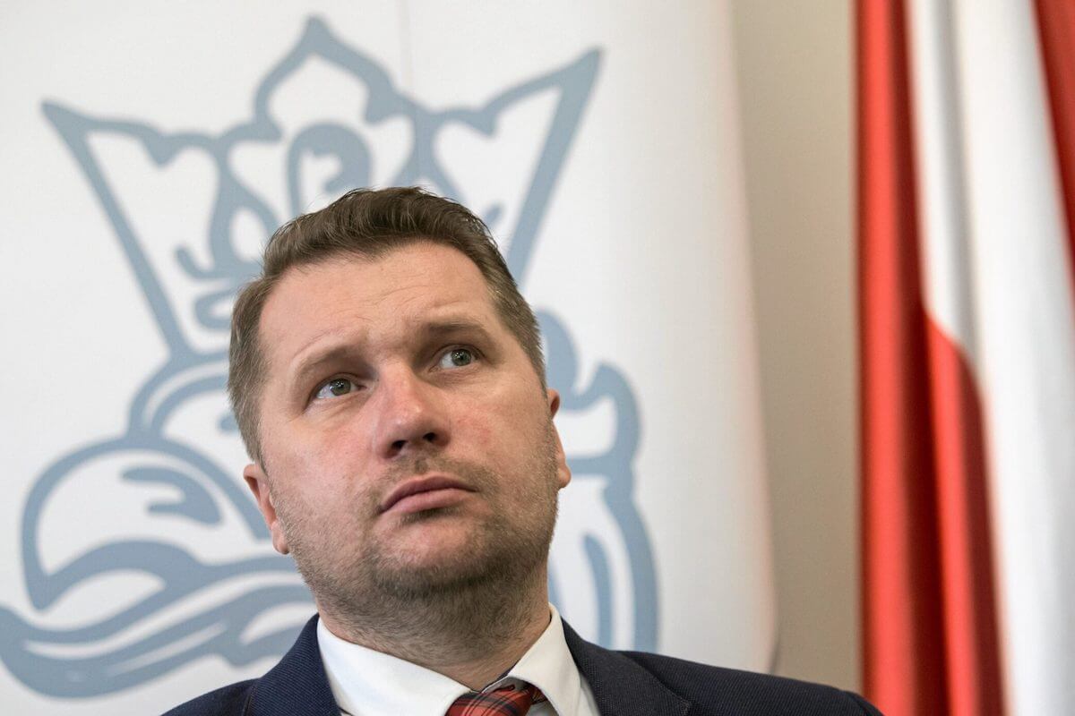 Polonia, ministro contro i partecipanti del Varsavia Pride: “Insulto alla moralità pubblica, sono normali?”