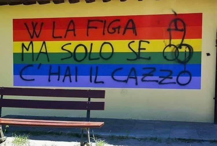 comune fucecchio, sfregio a murale rainbow