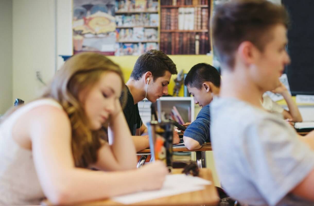 Allarme bullismo omotransfobico: quasi la metà degli studenti LGBT ne è vittima