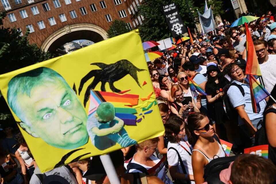Budapest Pride, il grido dei trentamila contro l'omotransfobia di Orban - 150750155 65caf42f 3220 4ae8 b461 23707ee9a926 - Gay.it