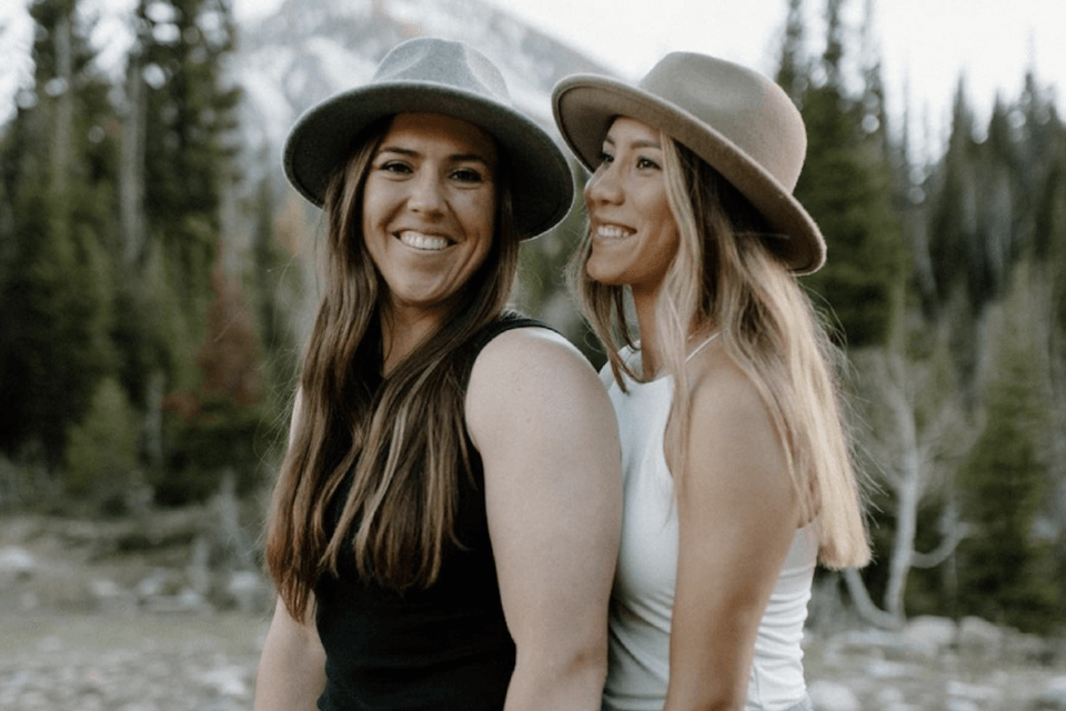 Tokyo 2020: fidanzate e innamorate, Amanda Chidester e Anissa Urtez l'una contro l'altra nel softball - Amanda Chidester lunca contro laltra Anissa Urtez - Gay.it