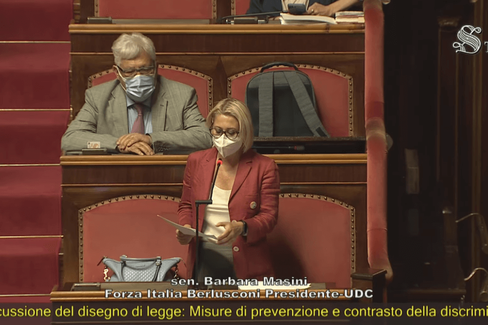 DDL Zan, il potente discorso di Barbara Masini di Forza Italia: "Proteggiamo i nostri cari dalla paura" - VIDEO - Barbara Masini 1 - Gay.it