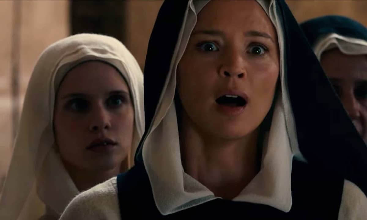 Cannes 2021, le suore lesbiche di Benedetta sono ‘blasfeme’? La replica di Paul Verhoeven