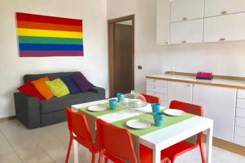 Umbria, sì alla legge sull'edilizia residenziale con alloggi destinati alle persone vittime di omobitransfobia - Casa Arcobaleno 1 - Gay.it