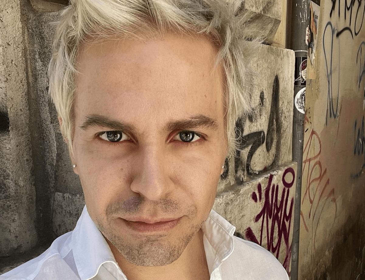 Il regista Sebastiano Riso denuncia aggressione transfobica a Roma: “inammissibile in un Paese civile”
