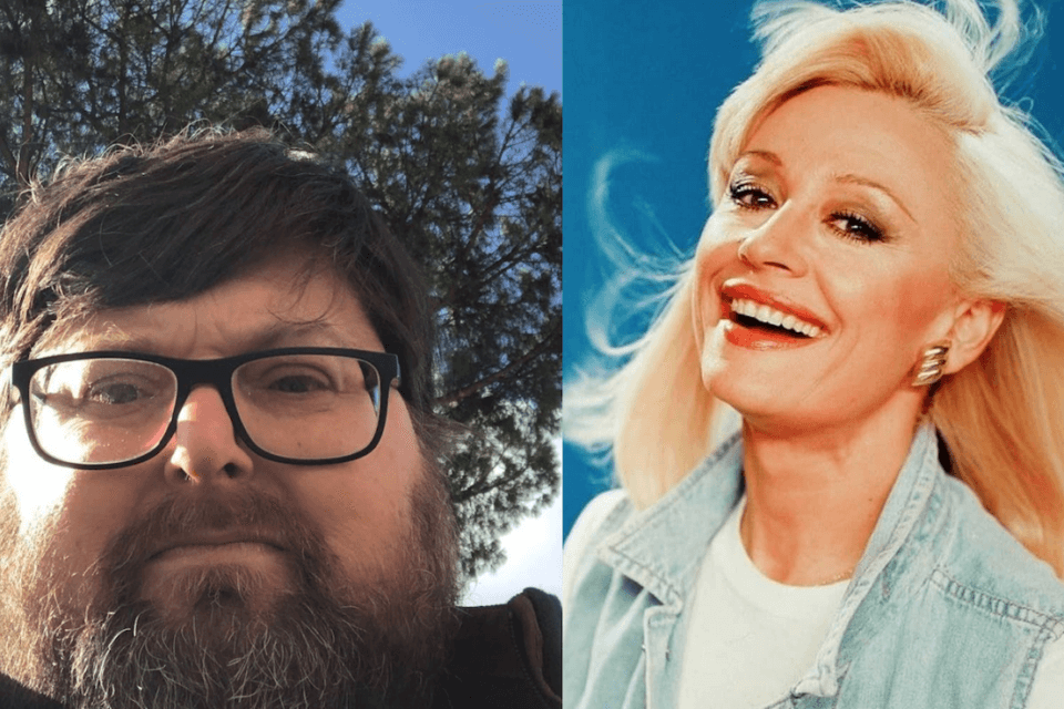 Adinolfi fa sciacallaggio su Raffaella Carrà: “Perché nessuno scrive dov’è morta? Ci sono foto di parenti e amici?”