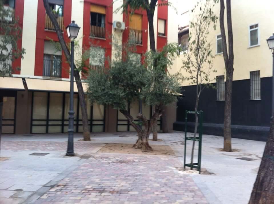 Plaza de Raffaella Carrà, Madrid ufficializza la piazza in ricordo di Raffaella Carrà - Plaza de Olivo 1 - Gay.it