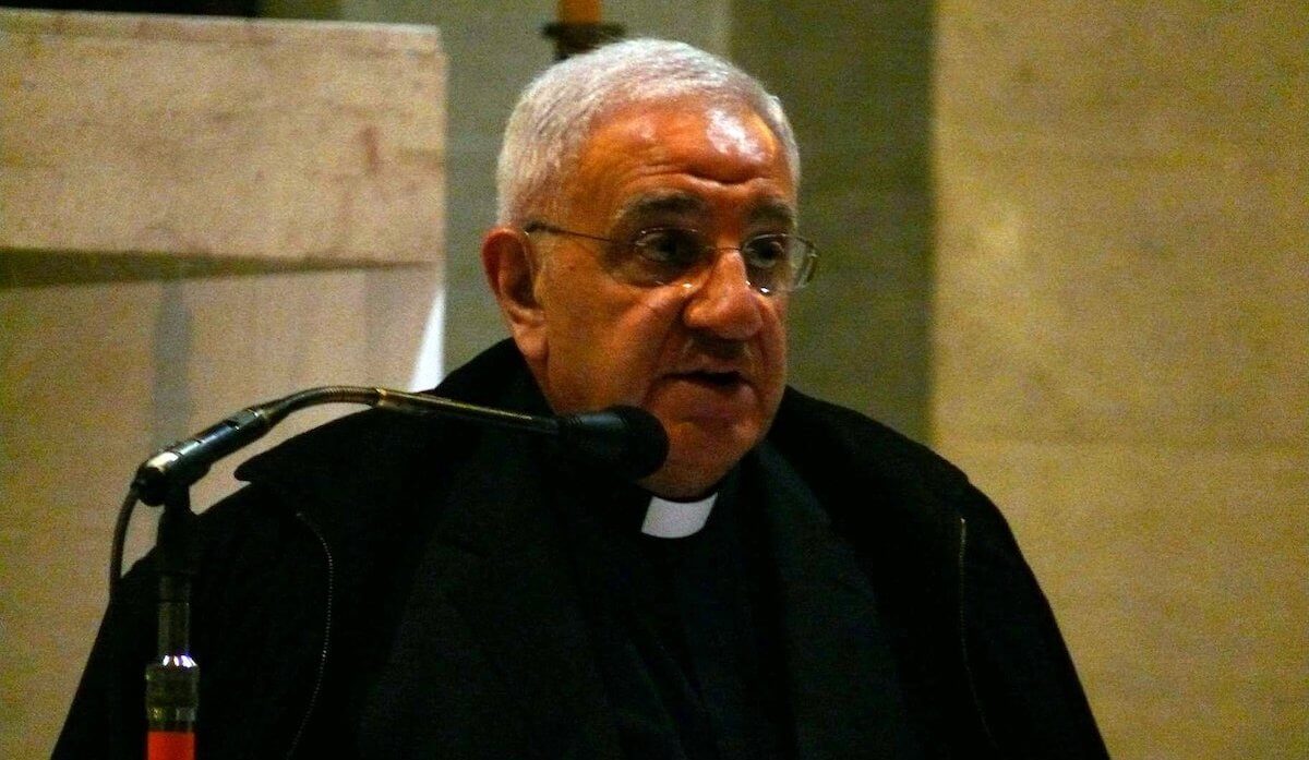 Tony Anatrella, a processo il prete omofobo che voleva curare l’omosessualità molestando giovani gay