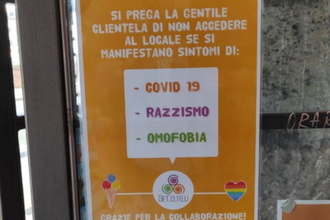 "Vietato l'ingresso con sintomi di Covid, razzismo e omofobia": virale il cartello di una gelateria - cartello di una gelateria di Pisa - Gay.it