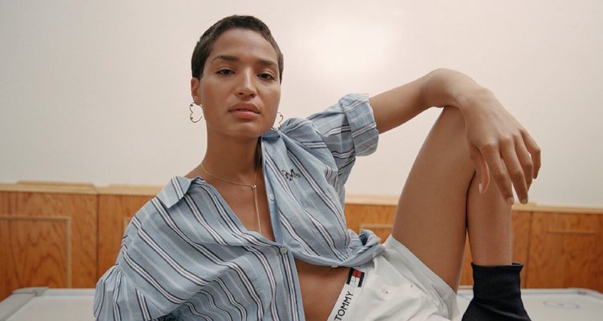 Indya Moore di Pose collabora con Tommy Hilfiger per una collezione gender-free – foto e video