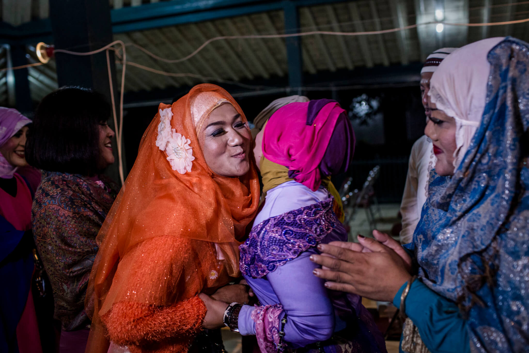 Sulawesi indonesia, bugis, cultura e identità di genere