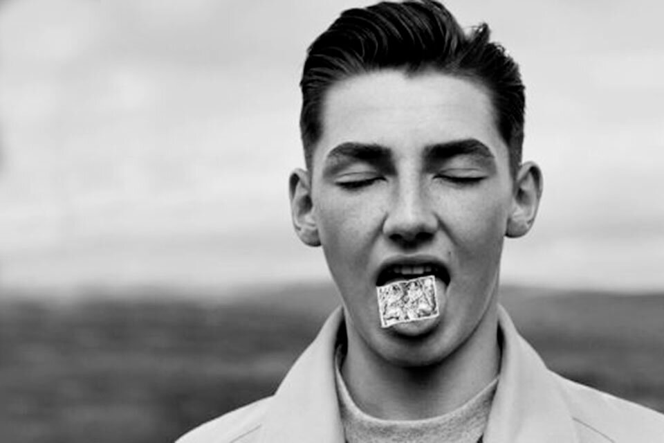 Il calciatore Billy Gilmour insultato con l’appellativo di ‘marchetta’