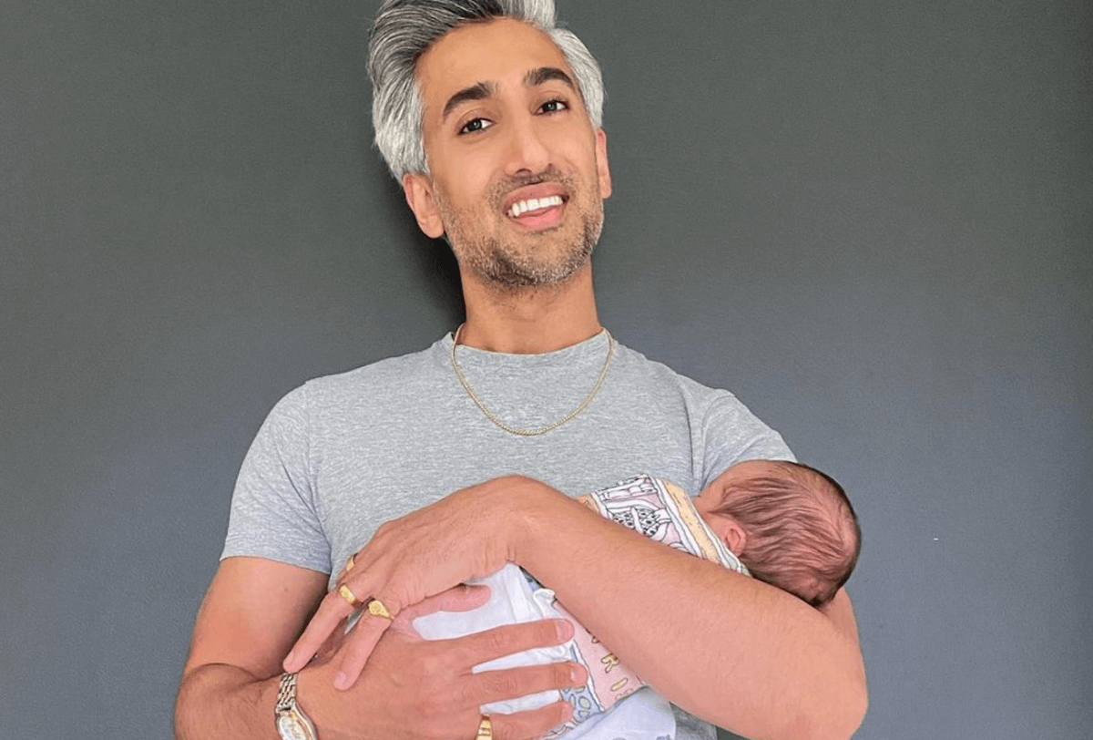 Tan France di Queer Eye è diventato padre, è nato Ismail - Tan France di Queer Eye - Gay.it