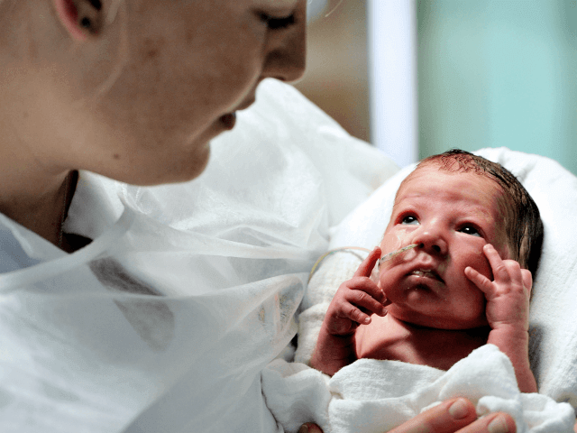 L’American Medical Association raccomanda la rimozione dei termini “maschio” e “femmina” dai certificati di nascita