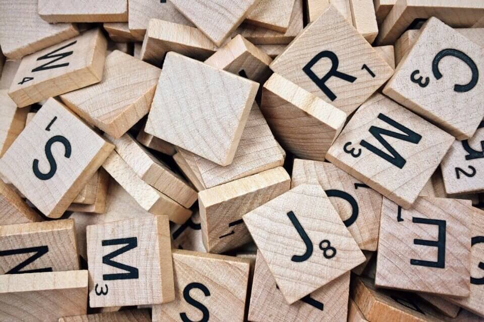 E se asterisco e schwa togliessero voce alla lingua?