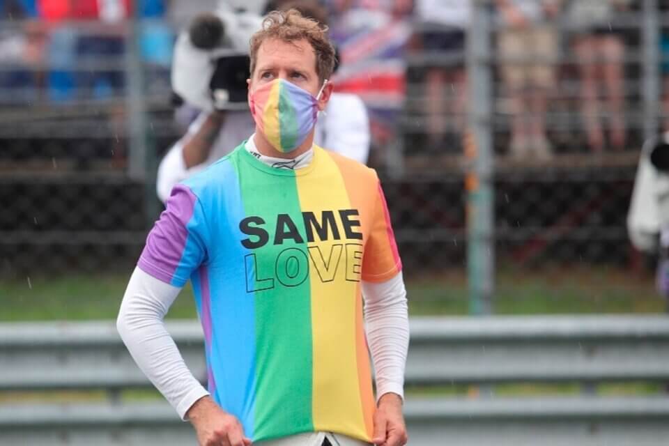 Sebastian Vettel e la maglia rainbow in Ungheria: “Dovevo mandare un messaggio, ne vado orgoglioso”