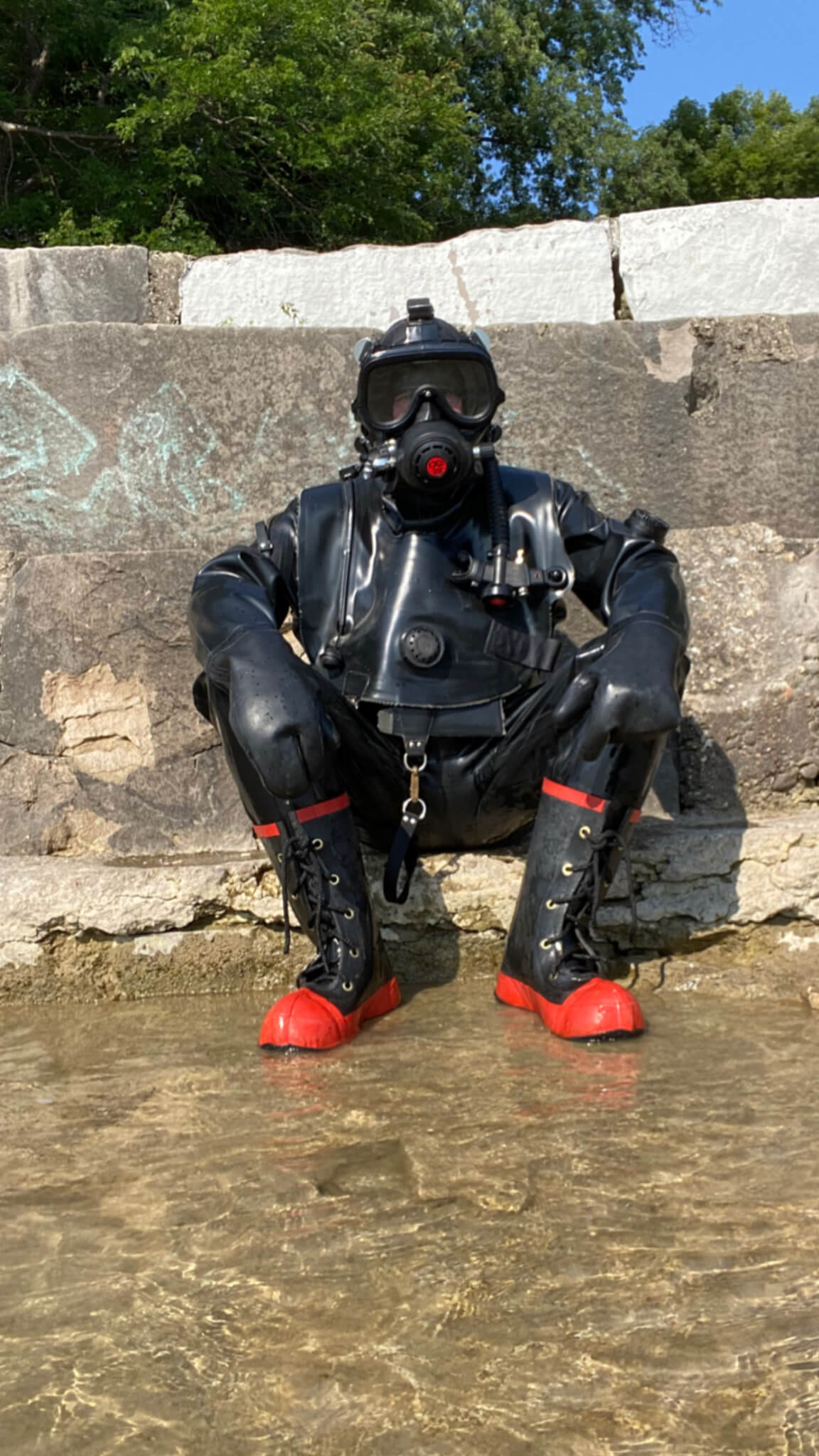 Heavy rubber: la storia di Kevin e del suo fetish per la gomma pesante - 65683FFA BA43 4893 91DC 3B807D0147C2 - Gay.it