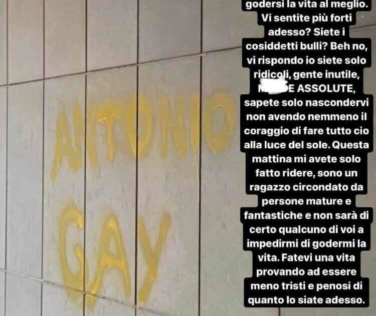 Andria, 17enne trova scritto "Antonio gay" sul muro di casa: la sua reazione è virale - Andria 17enne - Gay.it