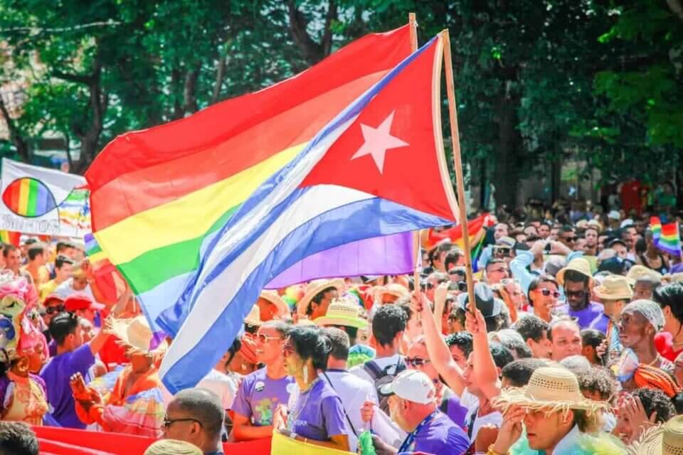 Cuba, il nuovo Codice di Famiglia prevede matrimoni e adozioni per coppie gay