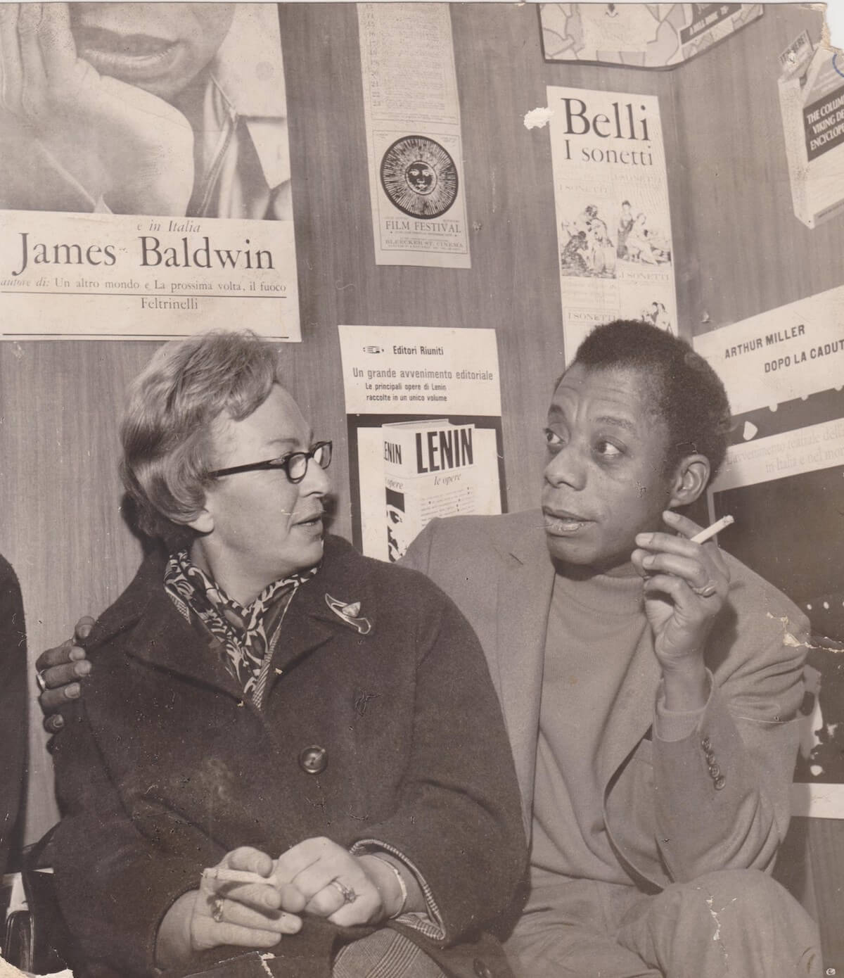 James Baldwin ed Eva Erberg alla libreria Hellas, Torino, 1967