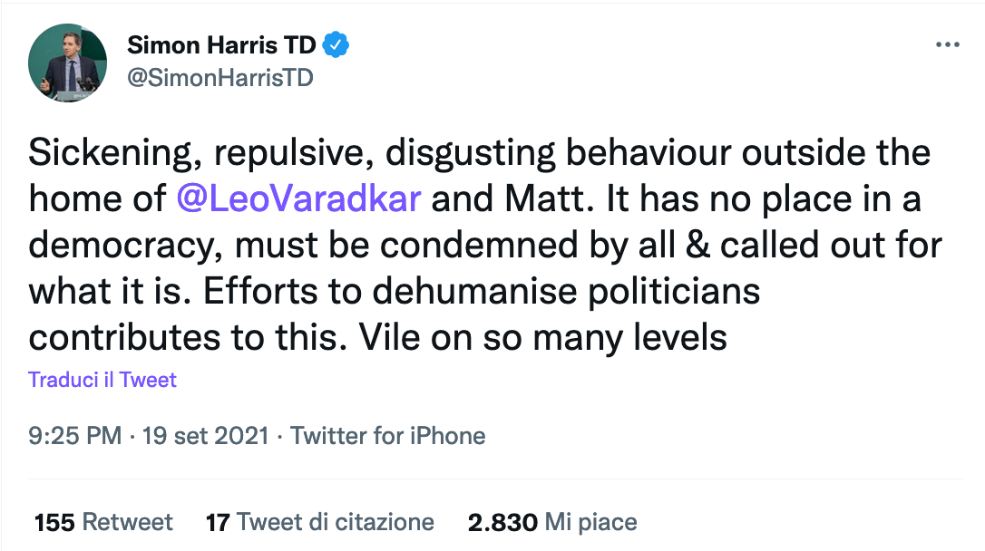 Leo Varadkar, proteste dei No Vax e insulti omofobi davanti l'abitazione del vice premier irlandese - Leo Varadkar 2 - Gay.it