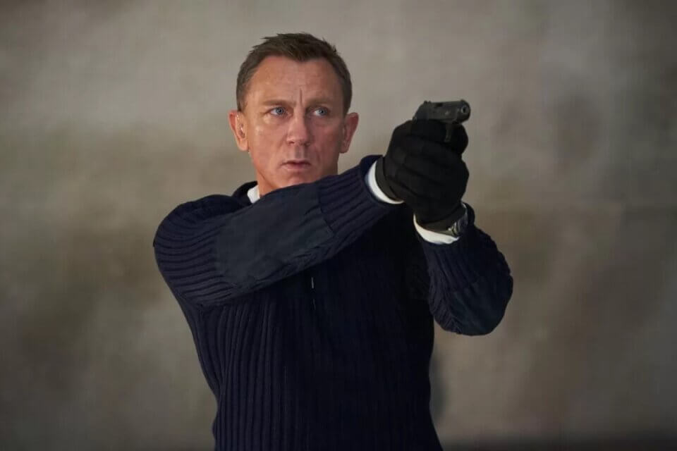 Ben Whishaw "adorerebbe" vedere un attore britannico gay nei panni di James Bond - No Time To Die - Gay.it