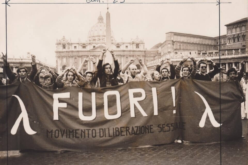 Quando i brand preservano la memoria LGBTQ+ per le nuove generazioni - V Congresso nazionale del Fuori Piazza San Pietro Roma 23 25 aprile 1976 Foto di copertina Fuori n.16 - Gay.it