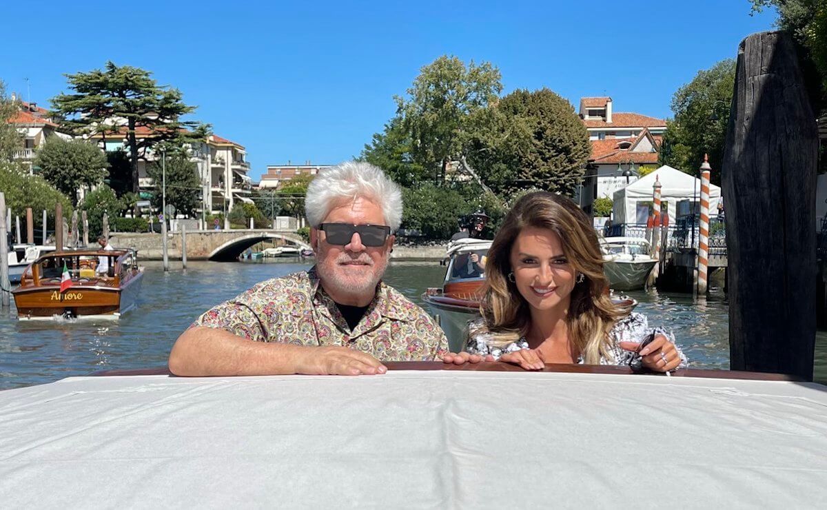 Venezia 78, Pedro Almodovar ha inaugurato la Mostra del Cinema di Venezia con le sue madri imperfette