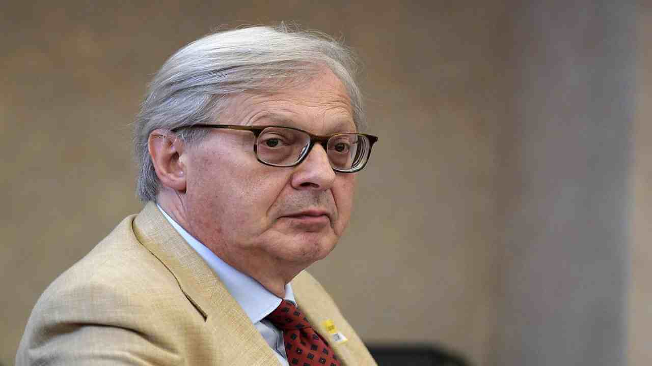 Vittorio Sgarbi: “Ci si scandalizza per Lino Banfi e non per le pubblicità oscene con LGBT”