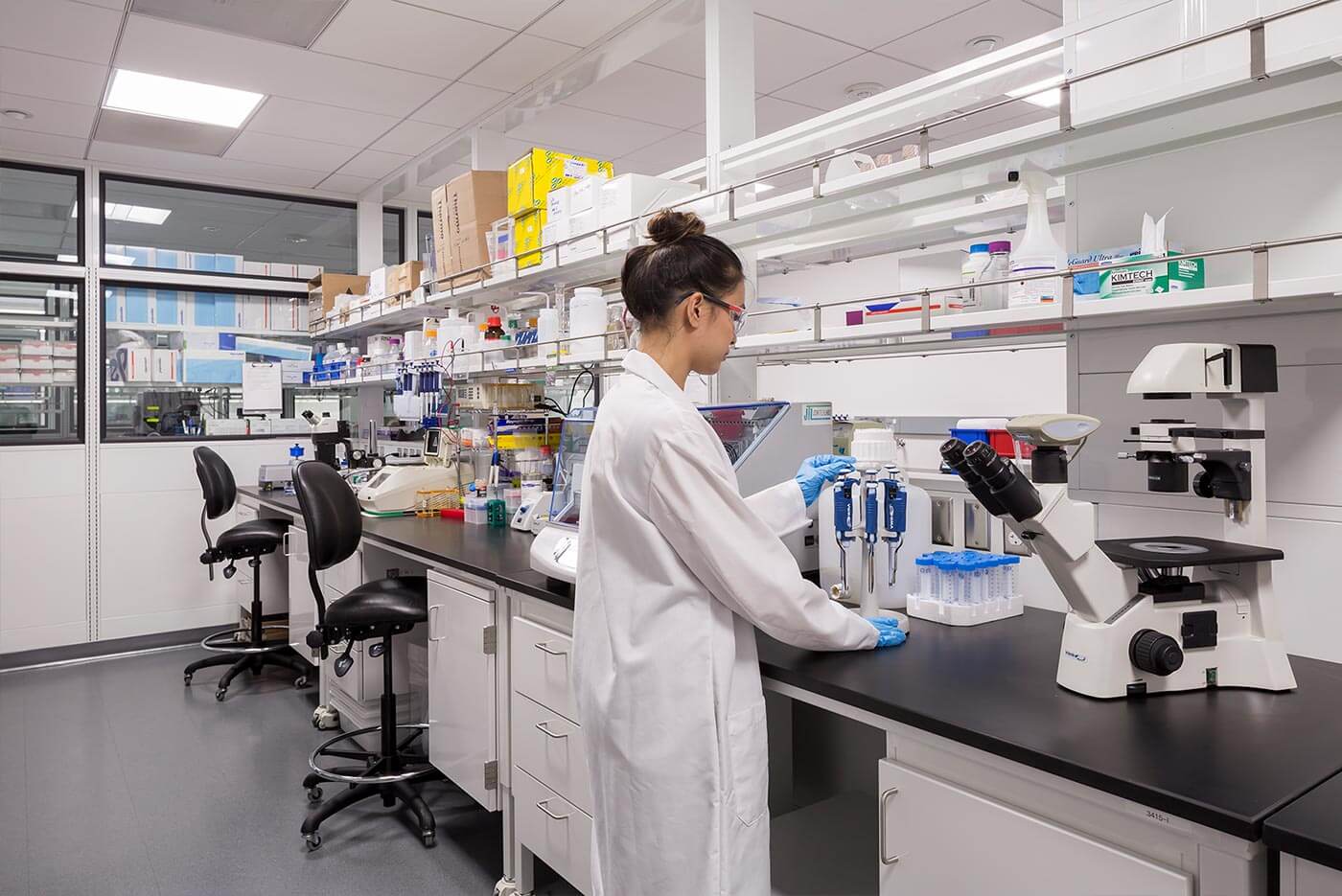 HIV, fallita la sperimentazione del vaccino Johnson and Johnson: “Solo barlumi di efficacia”