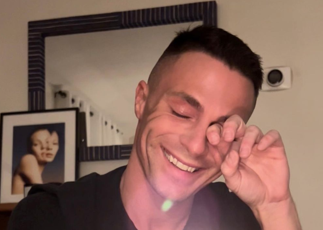 Colton Haynes in lacrime festeggia i tre anni di sobrietà