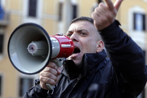 I nuovi selvaggi: No Vax e fascisti sono diversi, ma la matrice è sempre e comunque politica - Giuliano Castellino 3 - Gay.it