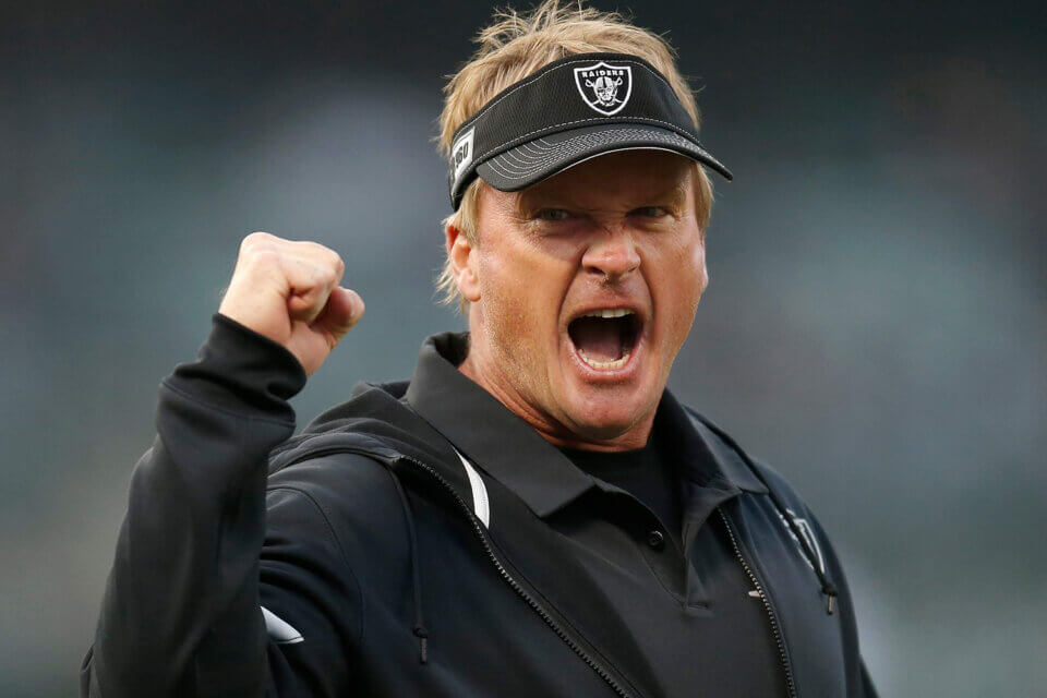 Omofobia nel football, l’allenatore Jon Gruden costretto alle dimissioni