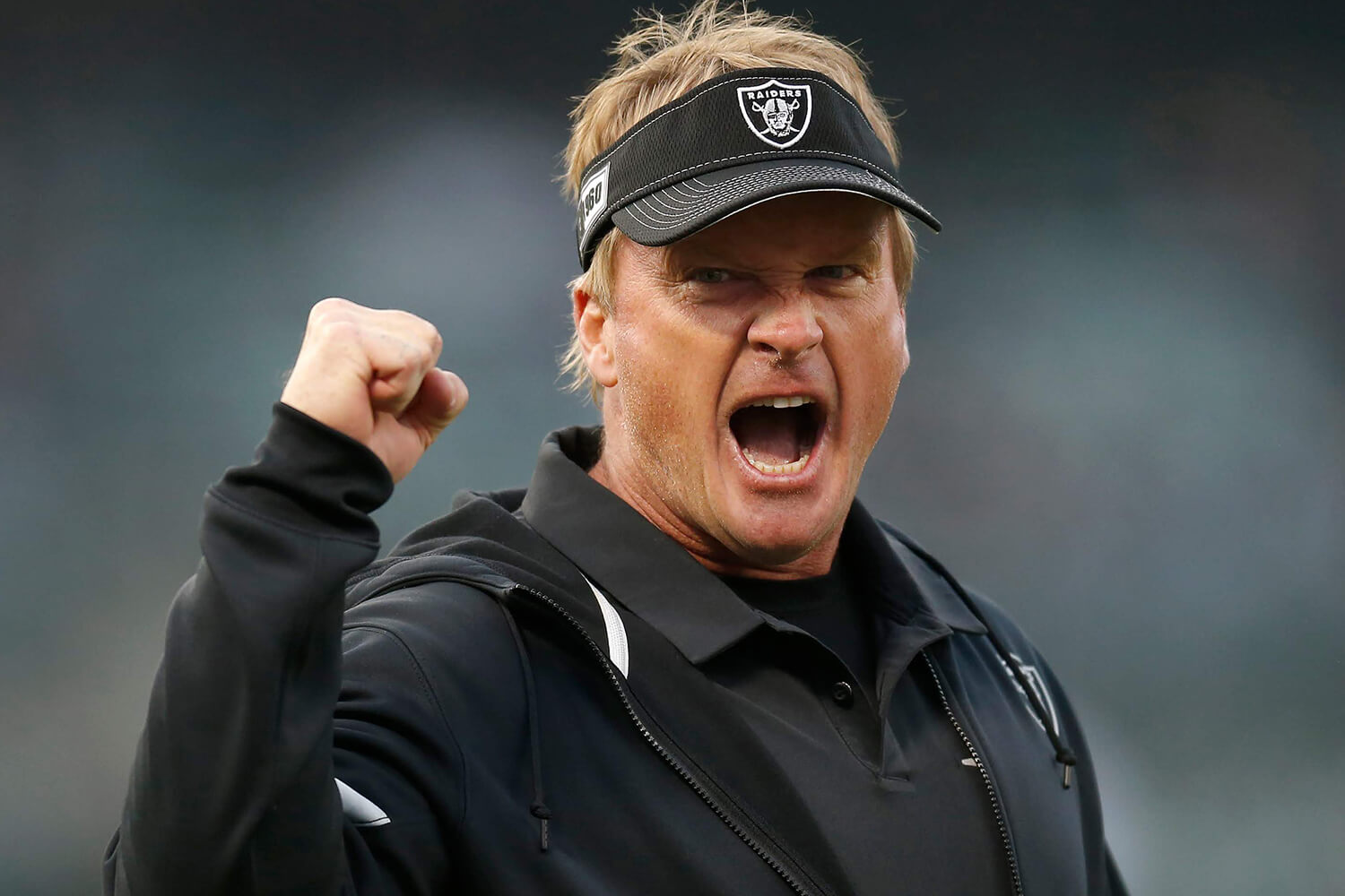 Omofobia nel football, l’allenatore Jon Gruden costretto alle dimissioni