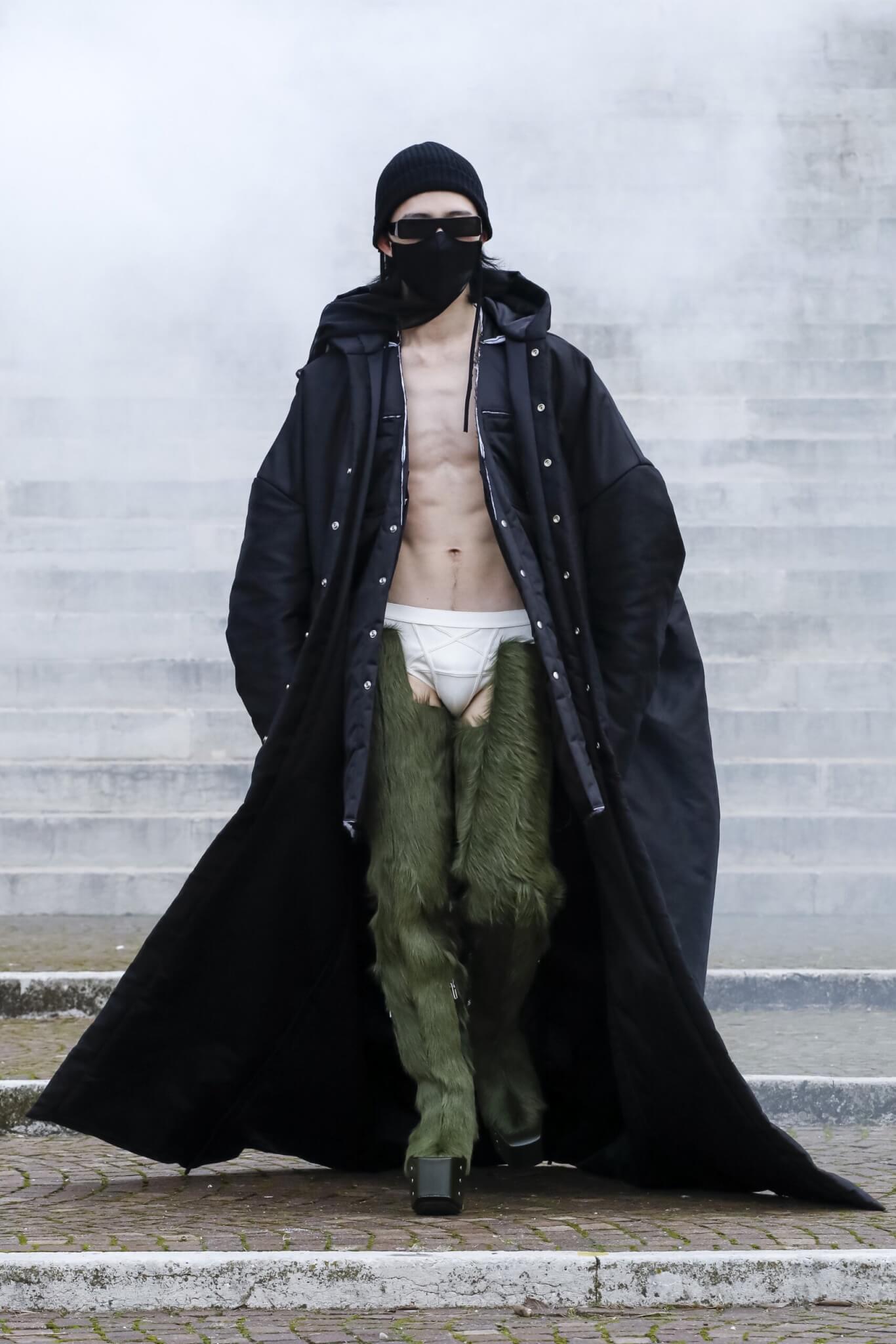Melting pot, la moda uomo 21/22: i nostri 20 look preferiti per questo inverno - RICK OWENS scaled - Gay.it