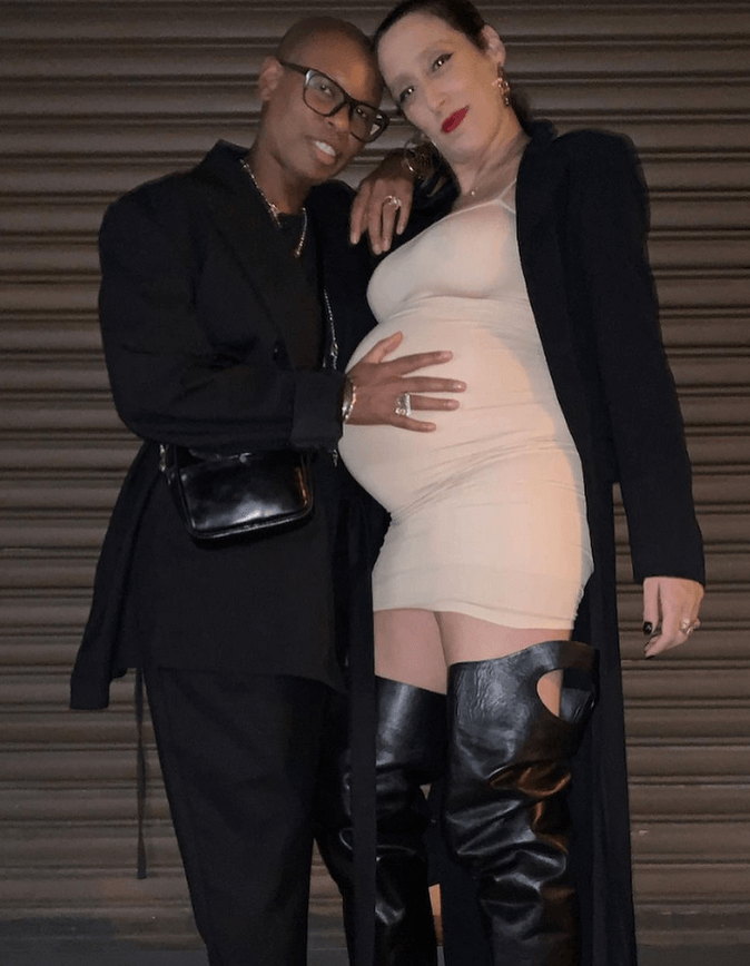 Skin presto mamma, è virale la foto di LadyFag incinta: "Non pensavo che alla mia età sarebbe mai successo" - Skin e LadyFag incinta - Gay.it