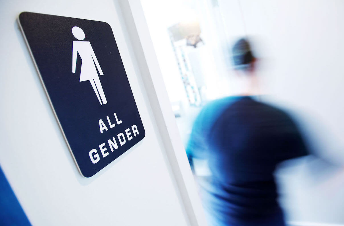 Piacenza, bagno no gender e assorbenti gratis in un liceo