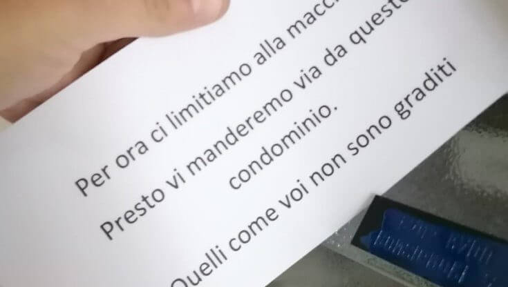 Torino, minacce dai condomini a coppia gay: "Raccolta firme per cacciarli, siete il cancro" - coppia gay torino - Gay.it