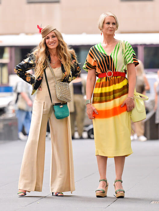Borse per l'inverno: ci piace portarla doppia come Sarah Jessica Parker - file - Gay.it