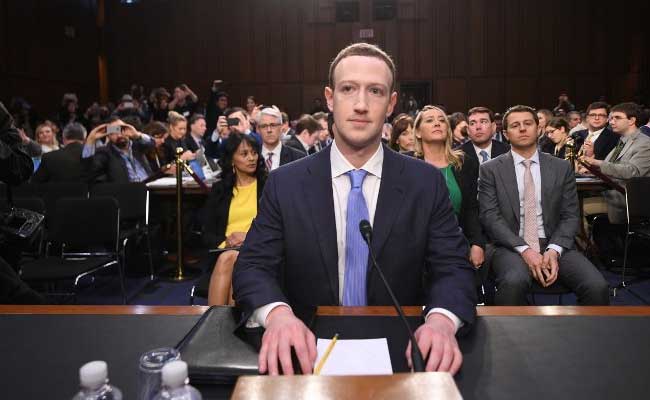 Facebook nei guai: tra blackout e inchieste - mark zuckerberg - Gay.it