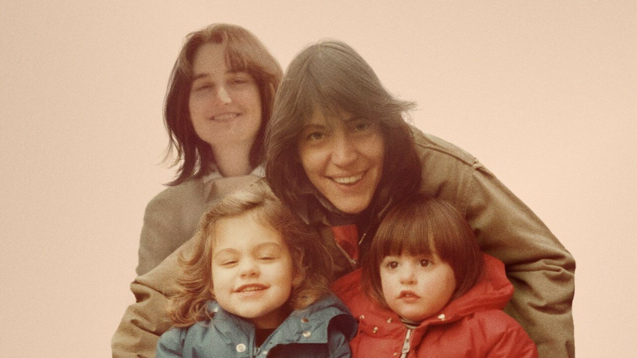 Com’è avere due mamme lesbiche? Lo racconta il documentario Nuclear Family